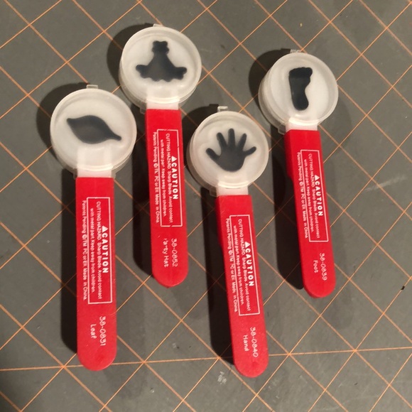 4. Sizzix paddle Punch Positionable Hand Punch die - Picture 2 of 15